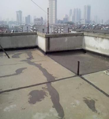 汉南漏水维修 楼顶漏水是什么原因，楼顶漏水维修方法是什么?
